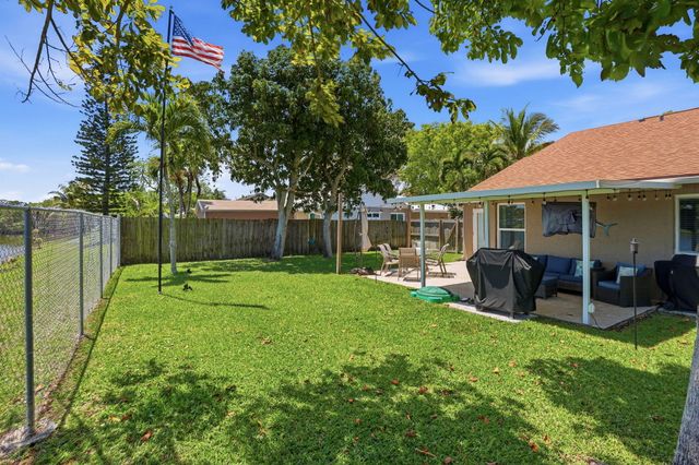 1392 Thornridge Lane, Royal Palm Beach, FL 33411