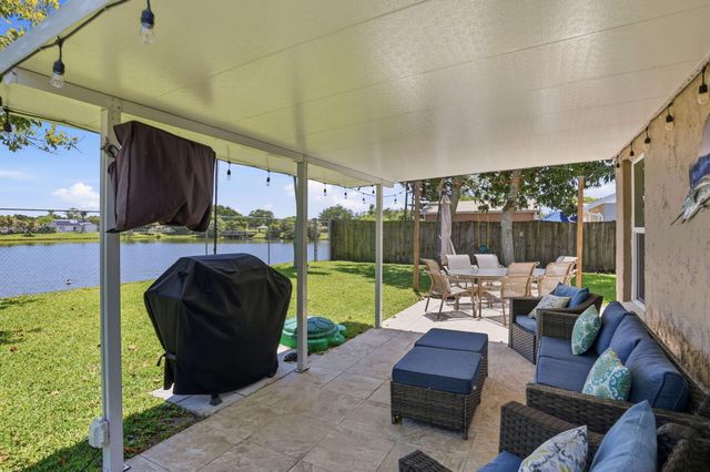 1392 Thornridge Lane, Royal Palm Beach, FL 33411