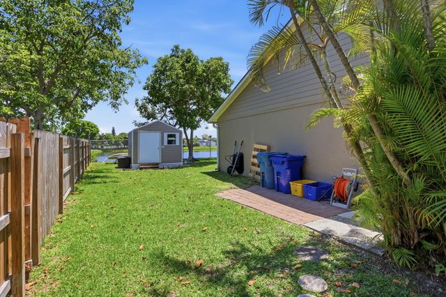 1392 Thornridge Lane, Royal Palm Beach, FL 33411