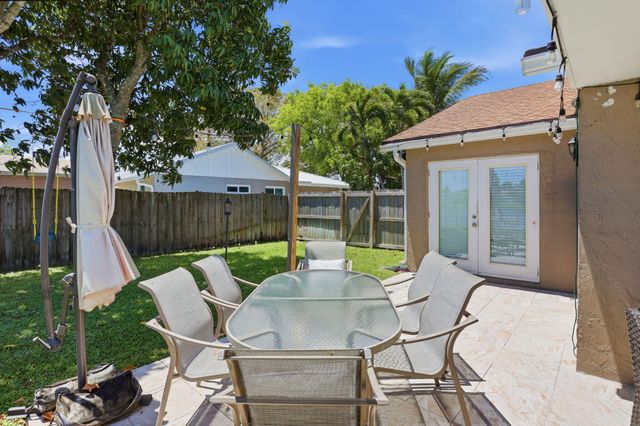 1392 Thornridge Lane, Royal Palm Beach, FL 33411