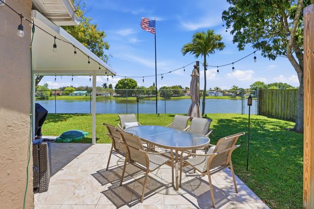 1392 Thornridge Lane, Royal Palm Beach, FL 33411