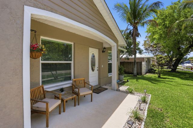 1392 Thornridge Lane, Royal Palm Beach, FL 33411