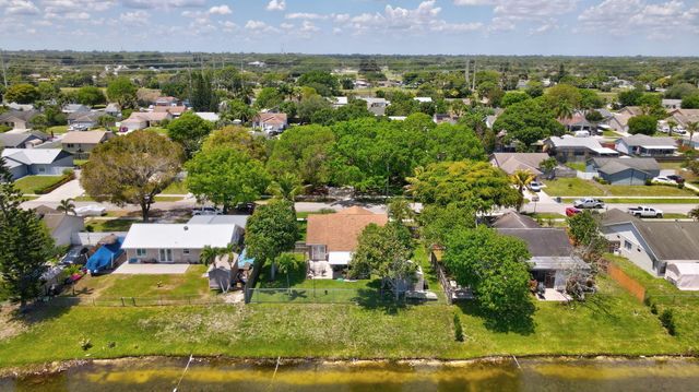 1392 Thornridge Lane, Royal Palm Beach, FL 33411