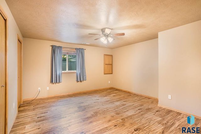 4100 N Jans Dr Drive, Sioux Falls, SD 57107