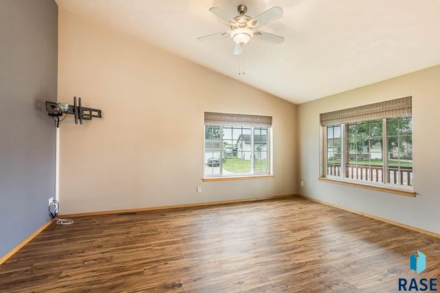 4100 N Jans Dr Drive, Sioux Falls, SD 57107