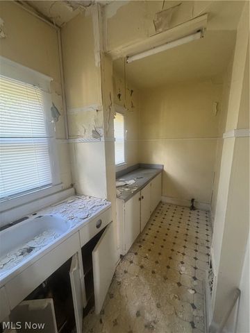 794 Fairgreen Avenue, Youngstown, OH 44510