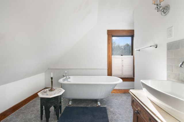 39 Williston Street, Brattleboro, VT 05301