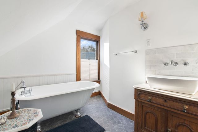 39 Williston Street, Brattleboro, VT 05301