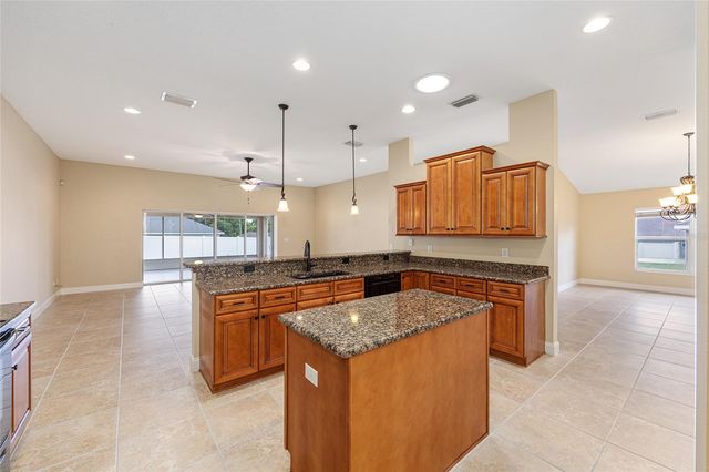 915 SE 69TH AVENUE, Ocala, FL 34472