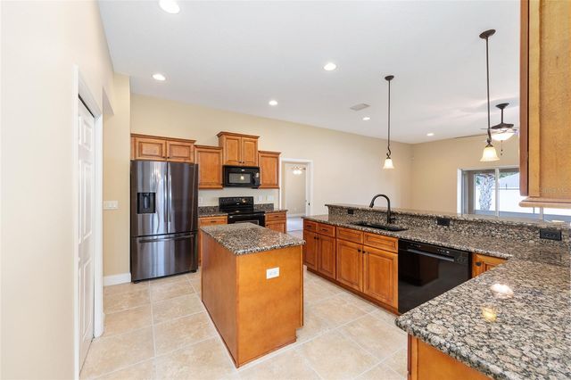 915 SE 69TH AVENUE, Ocala, FL 34472