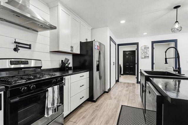 17895 Marl Lake Road, White Pigeon, MI 49099