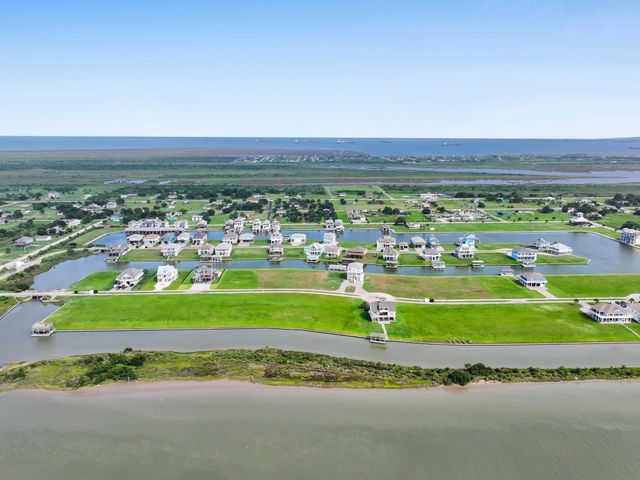 2005 & 2009 Laguna Harbor Cove Boulevard, Port Bolivar, TX 77650