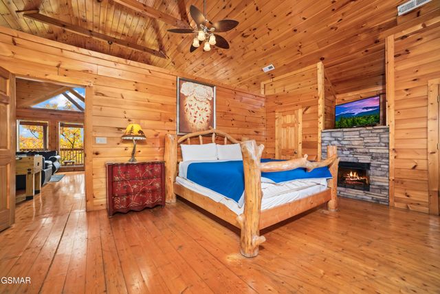 1447 Eagle Cloud Way, Sevierville, TN 37862