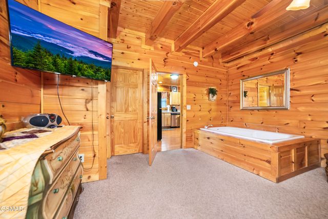 1447 Eagle Cloud Way, Sevierville, TN 37862