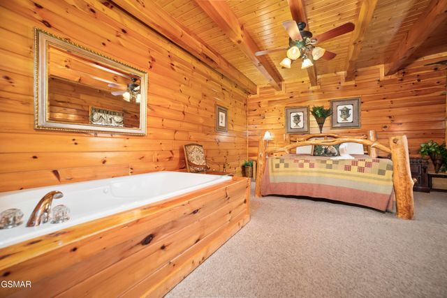 1447 Eagle Cloud Way, Sevierville, TN 37862