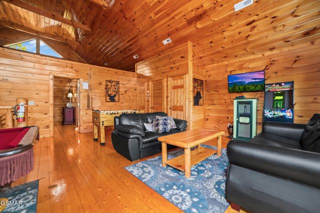 1447 Eagle Cloud Way, Sevierville, TN 37862