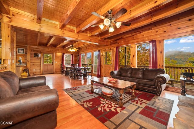 1447 Eagle Cloud Way, Sevierville, TN 37862