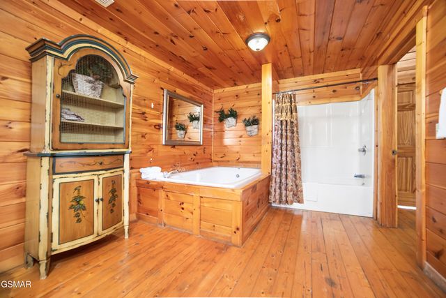 1447 Eagle Cloud Way, Sevierville, TN 37862