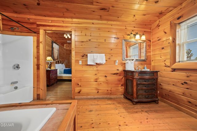 1447 Eagle Cloud Way, Sevierville, TN 37862