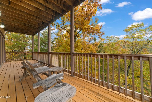 1447 Eagle Cloud Way, Sevierville, TN 37862