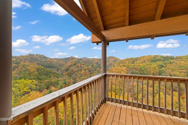 1447 Eagle Cloud Way, Sevierville, TN 37862