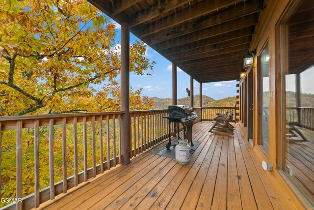 1447 Eagle Cloud Way, Sevierville, TN 37862