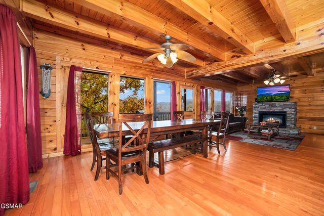 1447 Eagle Cloud Way, Sevierville, TN 37862