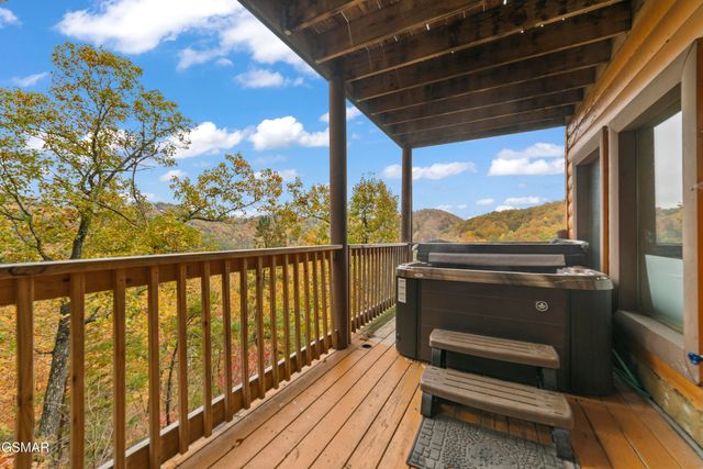 1447 Eagle Cloud Way, Sevierville, TN 37862