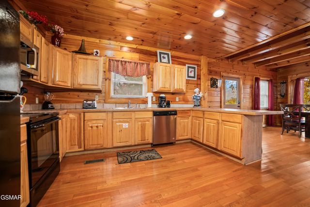 1447 Eagle Cloud Way, Sevierville, TN 37862