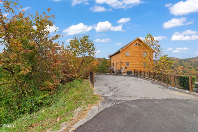 1447 Eagle Cloud Way, Sevierville, TN 37862