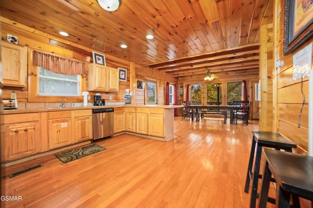 1447 Eagle Cloud Way, Sevierville, TN 37862