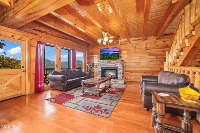 1447 Eagle Cloud Way, Sevierville, TN 37862