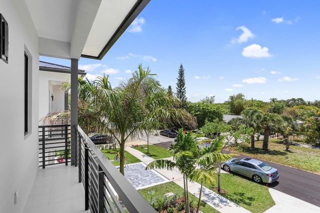 237 NE 11th Street, Delray Beach, FL 33444