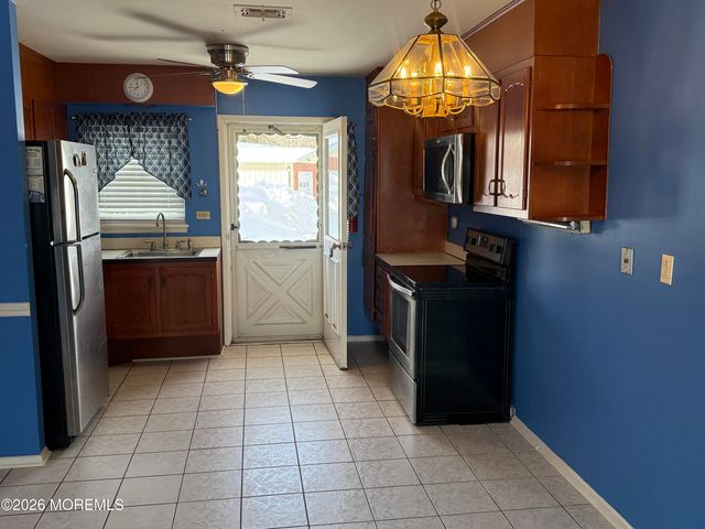 87C Dorchester Drive 1003, Lakewood, NJ 08701