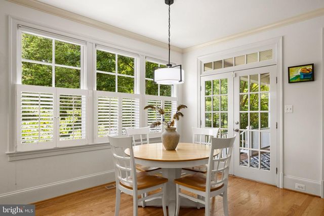 7032 WILSON LN, Bethesda, MD 20817