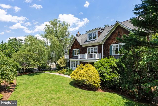 7032 WILSON LN, Bethesda, MD 20817