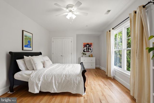 7032 WILSON LN, Bethesda, MD 20817