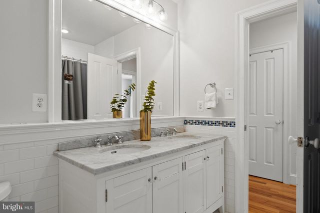 7032 WILSON LN, Bethesda, MD 20817