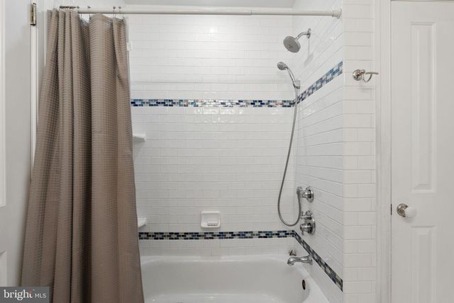 7032 WILSON LN, Bethesda, MD 20817