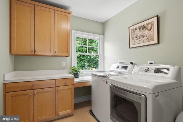 7032 WILSON LN, Bethesda, MD 20817