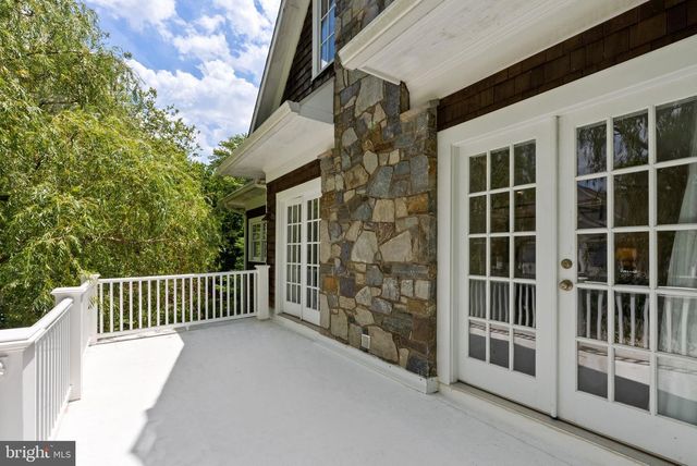 7032 WILSON LN, Bethesda, MD 20817
