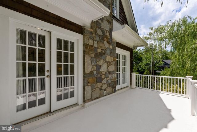 7032 WILSON LN, Bethesda, MD 20817