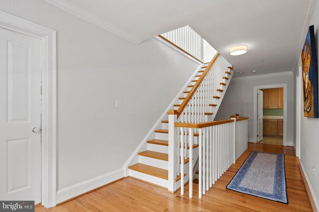 7032 WILSON LN, Bethesda, MD 20817
