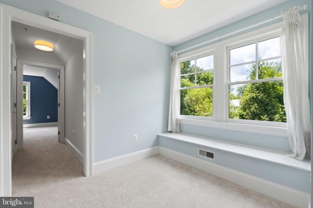 7032 WILSON LN, Bethesda, MD 20817