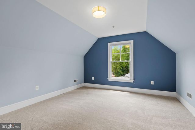 7032 WILSON LN, Bethesda, MD 20817