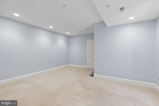 7032 WILSON LN, Bethesda, MD 20817