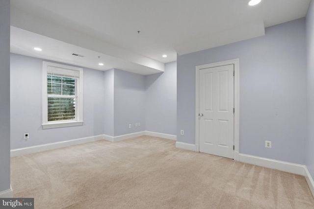 7032 WILSON LN, Bethesda, MD 20817