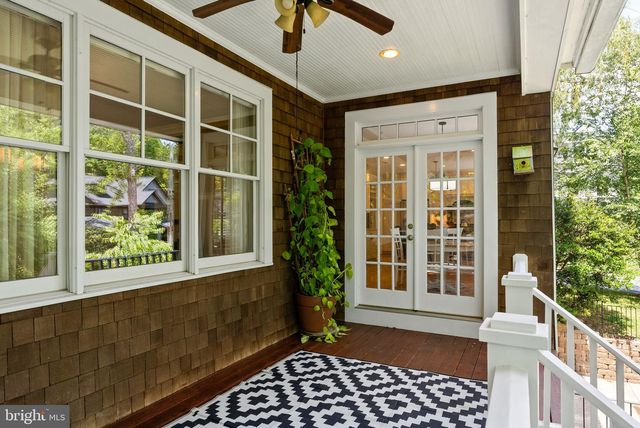 7032 WILSON LN, Bethesda, MD 20817
