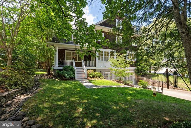 7032 WILSON LN, Bethesda, MD 20817