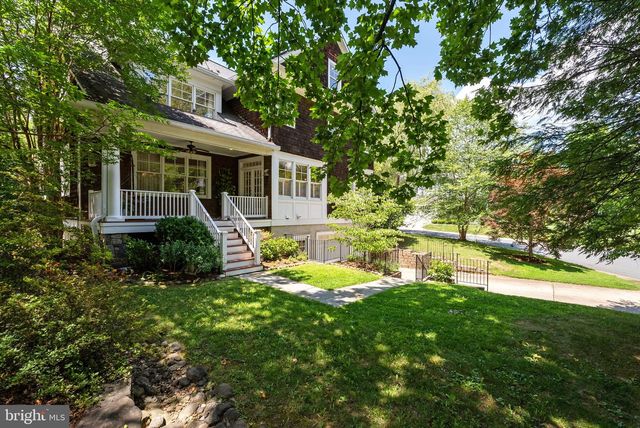 7032 WILSON LN, Bethesda, MD 20817